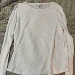 Long sleeve white tee